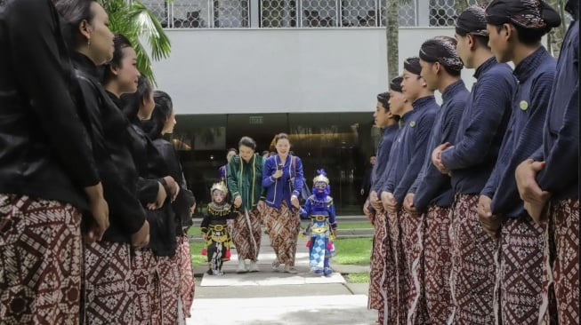 Sambutan Royal Ambarrukmo Yogyakarta untuk kunjungan yang memperkuat kerja sama serta mempromosikan Yogyakarta sebagai destinasi budaya dan warisan unggulan bagi wisatawan mancanegara (Dok: Royal Ambarrukmo Yogyakarta)
