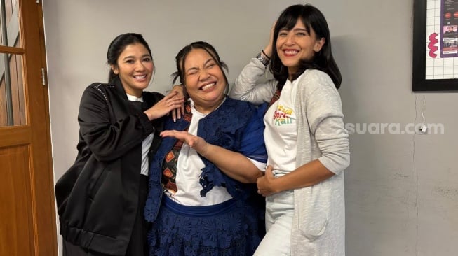 Bukan Naskah, Improvisasi Liar Bunda Corla Bikin Pemain Mertua Ngeri Kali Pusing 7 Keliling