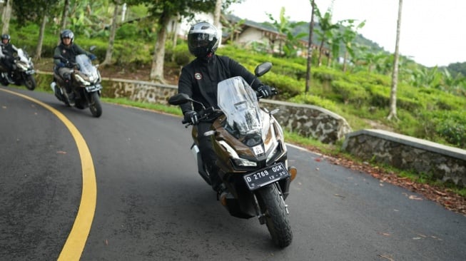 Honda ADV160 Jelajah Keindahan Alam Jawa Barat Menuju HBD 2025. (Foto: AHM)