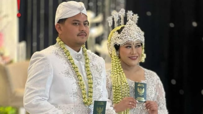 Boiyen resmi menikah dengan Anggi Akbar alias Enzel. Pernikahan berlangsung di kawasan ICE BSD, Tangerang Selatan, Sabtu (15/11/2025). [Instagram]