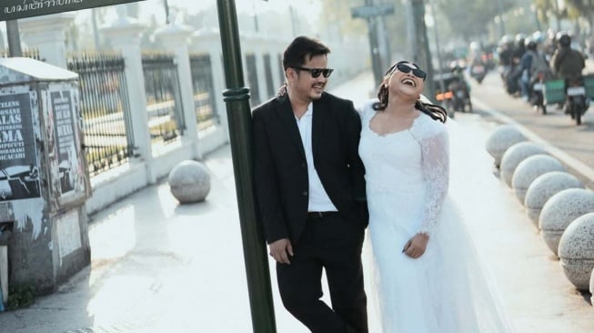 Foto pre-wedding Boiyen dan suami (Instagram/rezaprabowophoto)