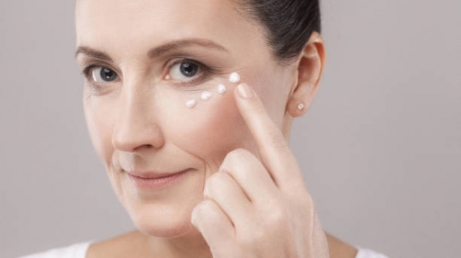 7 Rekomendasi Tinted Sunscreen untuk 40 Tahun, Tidak Lengket di Kulit