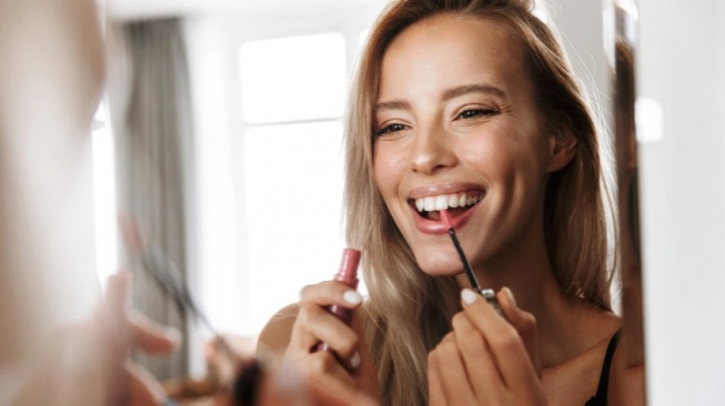 5 Rekomendasi Lipstik Nude untuk Kulit Sawo Matang, Cocok Buat Make Up Natural Tanpa Bikin Pucat
