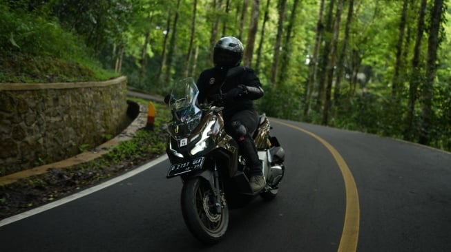 Honda ADV160 Jelajah Keindahan Alam Jawa Barat Menuju HBD 2025. (Foto: AHM)