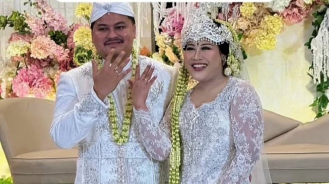 Boiyen Resmi Menikah dengan Rully Anggi Akbar, Mahar Fantastis Rp110 Juta Terungkap