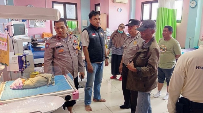 Geger Bayi di Cipayung: Dibuang di Jurang, Ditemukan Hidup dalam Goodie Bag Saat Kerja Bakti
