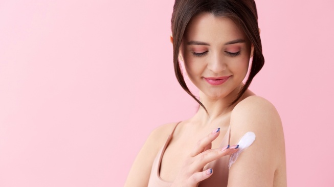 7 Body Lotion untuk Memutihkan di Indomaret, Harga Murah Meriah