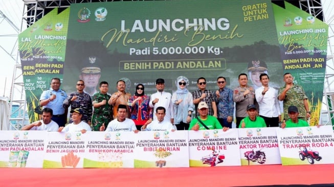 Gubernur Sulsel Luncurkan Program Mandiri Benih Padi Andalan 2025