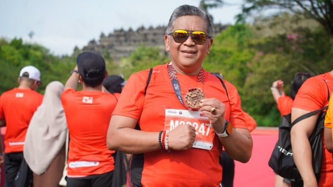 Finish 10K BorMar 2025 dalam 81 Menit, Hasto Kristiyanto Lampaui Capaian Pribadi: Merdeka!