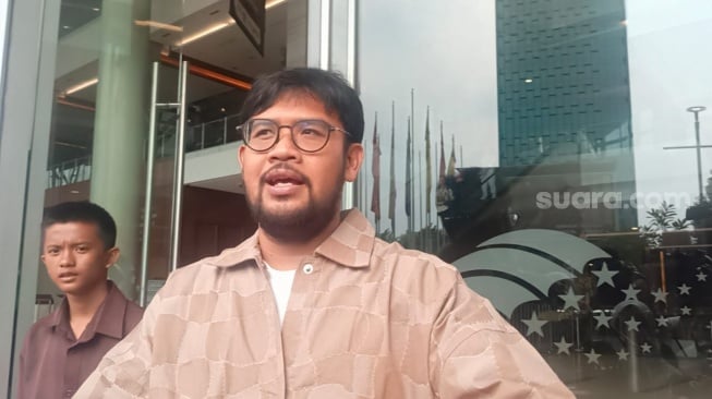 Hifdzi Khoir ditemui usai menghadiri pernikahan Boiyen dan Ezel di ICE BSD, Tangerang Selatan pada Sabtu, 15 November 2025. [Suara.com/Rena Pangesti]