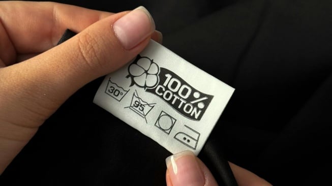 Cara mencuci pakaian yang tepat. (Pexels/Dmitriy Steinke)