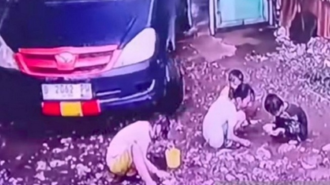 Kronologi Sopir Mobil Lindas Bocah di Area Parkir, Begini Nasib 2 Korban