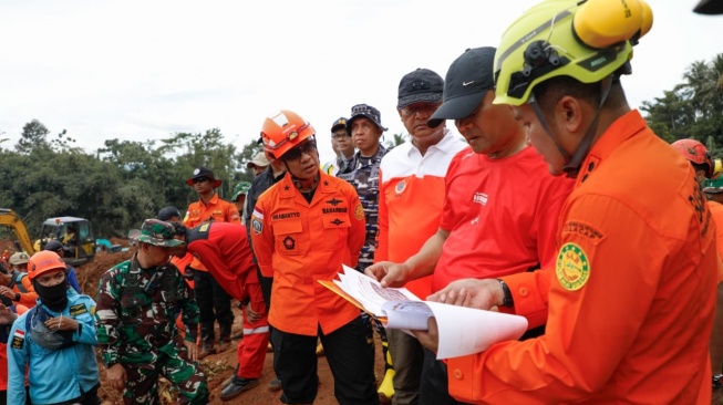 Percepat Penanganan, Gubernur Ahmad Luthfi Cek Lokasi Tanah Longsor Cibeunying Cilacap