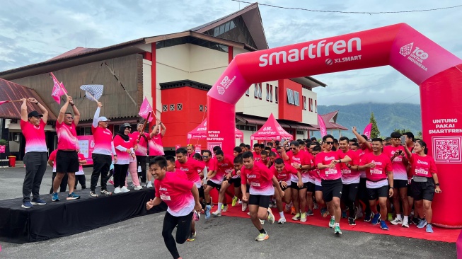 Ratusan Pelari Ramaikan Smartfren Fun Run 2025 di Tapteng