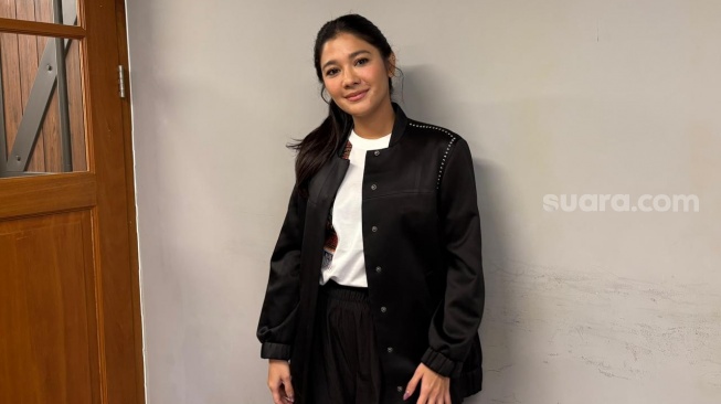 Naysilla Mirdad Lagi Serius Akting Nangis, Malah Digoda Bunda Corla: Ih Cantik Kali Kau Ya!