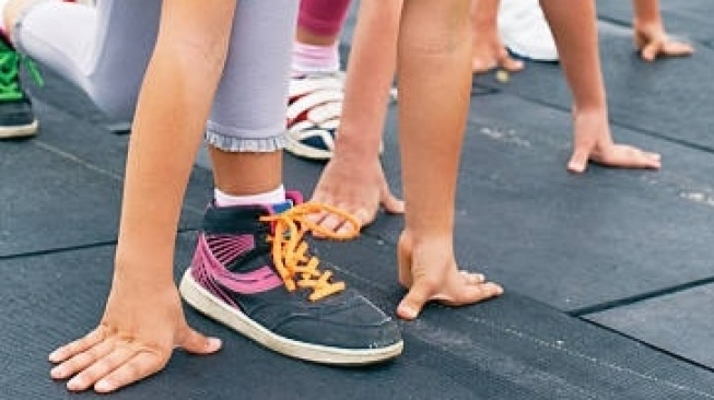 7 Rekomendasi Sepatu Running Anak Lokal: Murah Kualitas Juara, Harga Mulai Rp100 Ribuan