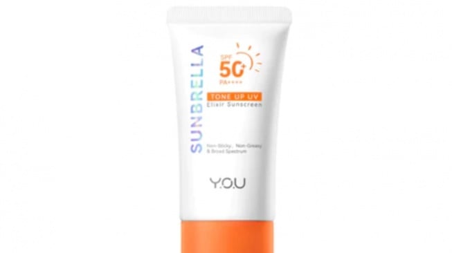 YOU Sunbrella Tone Up UV Elixir Sunscreen SPF 50+ PA++++ (Dok. Shopee)