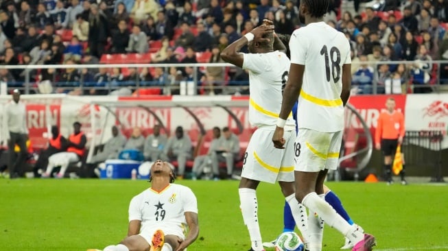 Ngeri! Detik-detik Pemain Jepang Patahkan Kaki Bintang Ghana di Laga Uji Coba