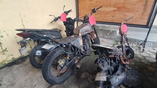 Curiga Uang Diambil Tetangga, Pria di Gamping Sleman Nekat Bakar Tiga Motor dan Rumah