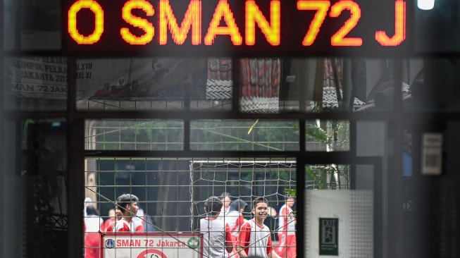 Siswa berolahraga di SMAN 72 Jakarta, Jakarta, Selasa (18/11/2025). [ANTARA FOTO/Sulthony Hasanuddin/YU]