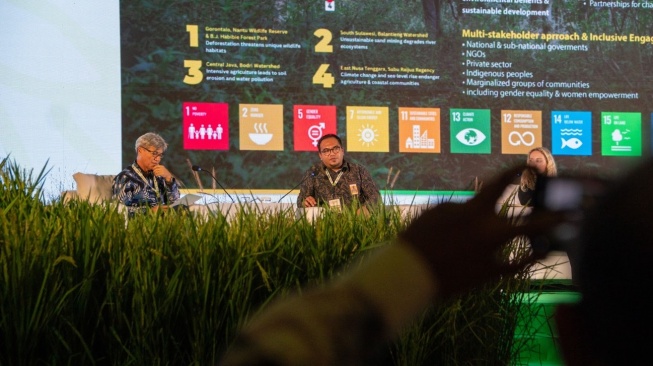 Sidi Rana Menggala saat membahas masa depan beras berkelanjutan dalam salah satu sesi di International Sustainable Rice Forum (ISRF) 2025, Discovery Ancol, Jakarta Utara, Senin (17/11/2025).(Dokumentasi pribadi)