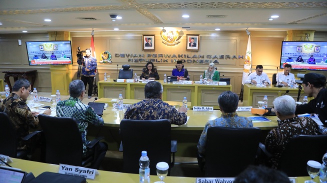 Komite IV DPD RI dan Gubernur BI Rapat Bersama untuk Dorong Penguatan Stabilitas Keuangan