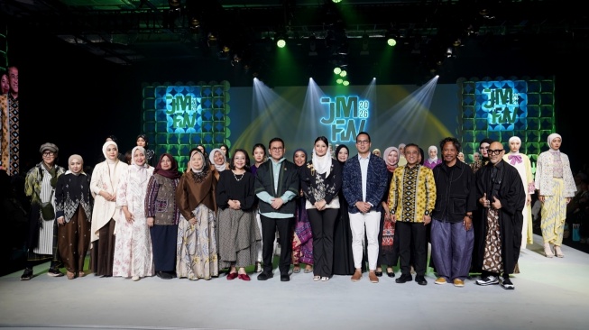 Raih USD19,51 Juta, Transaksi JMFW 2026 Lampaui Target: Buktikan Daya Saing Modest Fashion Indonesia