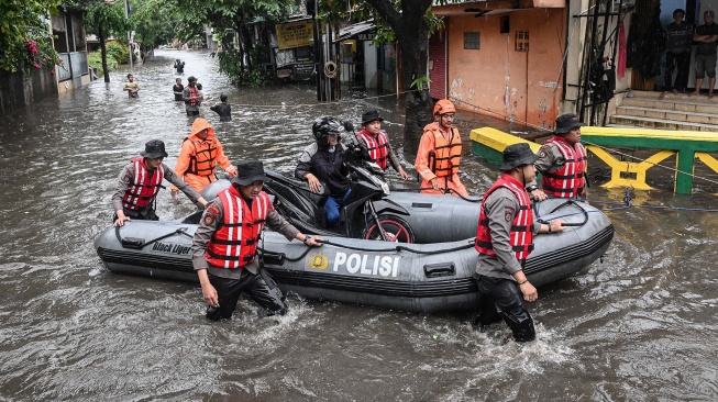 Diguyur Hujan Deras, Wilayah Jaksel Dikepung Banjir