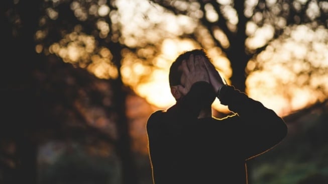 Saat Hidup Tidak Sesuai Ekspektasi, Kenapa Kita Selalu Menyalahkan Diri?