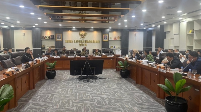 Khawatir Diberangus, Pedagang Thrifting Mengadu ke DPR dan Minta Dilegalkan