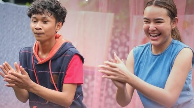 Tak Mau Disangka Settingan, Amanda Manopo Tegas Bantah Kasihani Fajar Sadboy