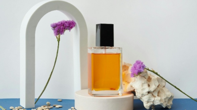 Aroma Menyentuh Tidur: Apakah Parfum Sebelum Tidur Benar-Benar Efektif?