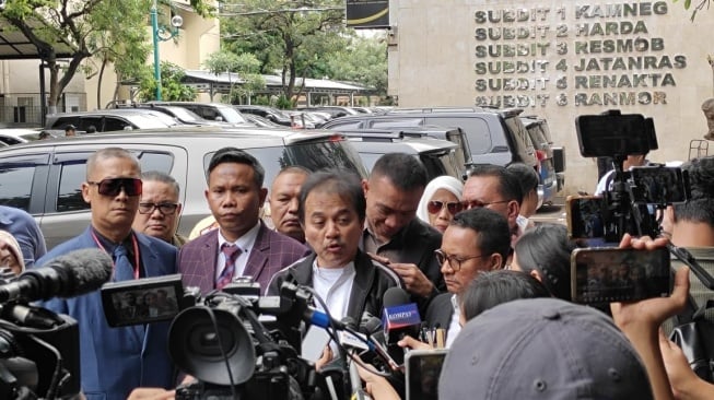 Isu Lobi-lobi Dibantah! Kuasa Hukum Ungkap Alasan Sebenarnya Roy Suryo Cs Tak Ditahan