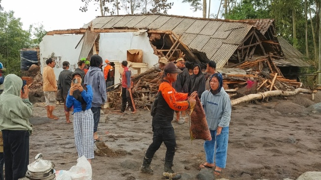 2 Dusun Diterjang Awan Panas Semeru, Puluhan Rumah Rusak di Lumajang!