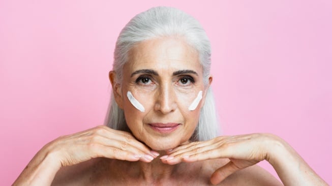 7 Sunscreen untuk Flek Hitam Usia 70 Tahun ke Atas, Rawat Kulit Tipis