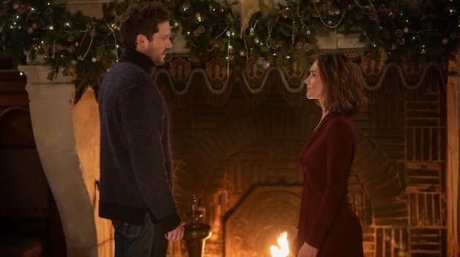 Review Film Champagne Problems: Kisah Romansa dan Konflik Ayah-Anak