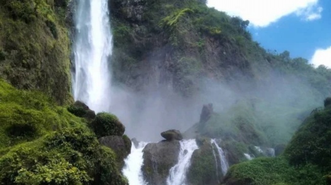Air terjun Citambur. (Javaprivatetour.com)