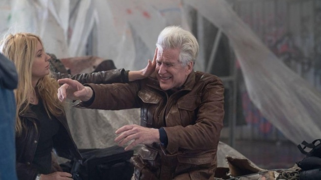 Film Backtrace yang dibintangi Sylvester Stallone dan Matthew Modine akan tayang Jumat (21/11/2025) malam ini pukul 23.00 WIB di Trans TV. [YouTube]