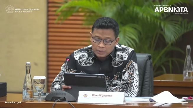 Dirjen Pajak Kemenkeu, Bimo Wijayanto saat konferensi pers APBN KiTa di Kantor Kemenkeu, Jakarta, Kamis (20/11/2025). [Screenshot YouTube Kemenkeu]