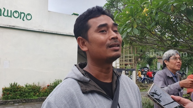 Tri Waluyo, salah satu eks pekerja PT Primissima. (Suara.com/Hiskia)