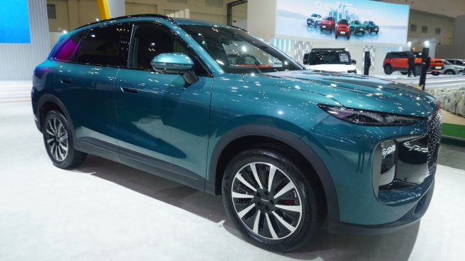 Lepas L8 Versi Setir Kanan Debut Global di Indonesia, Incar Segmen SUV Premium