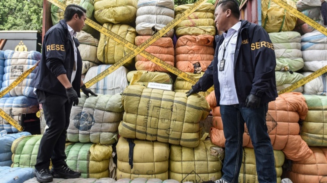 Indef: Pedagang Thrifting Informal, Lebih Bahaya Kalau Industri Tekstil yang Formal Hancur