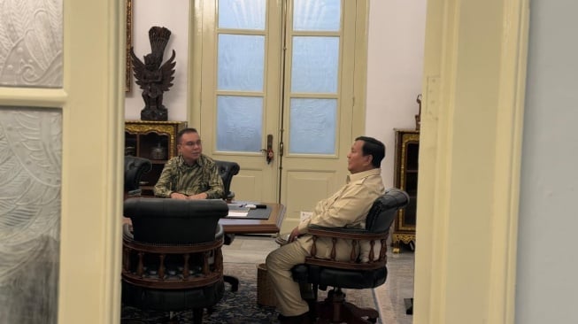 Prabowo dan Dasco Bertemu di Istana: Bahas Kesejahteraan Ojol hingga Reforma Agraria