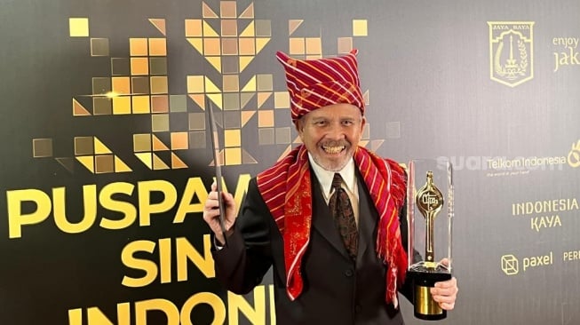 El Manik menjadi satu diantara penerima Lifetime Achievement di FFI 2025 saat ditemui di Taman Ismail Marzuki, Cikini, Jakarta Pusat, pada Kamis (20/11/2025). [Suara.com/Rena Pangesti]