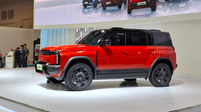 Chery J6T Jadi Bintang Utama di Gaikindo Jakarta Auto Week (GJAW) 2025. (Foto: SUARA.com/Manuel Jeghesta)