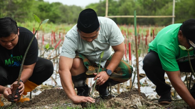 Tanam Mangrove di Jepara, Wagub Jateng Ingatkan Pentingnya Menjaga Ekosistem