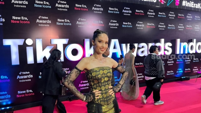 Cuma di TikTok Bisa Lihat Cinta Laura Tak Serius