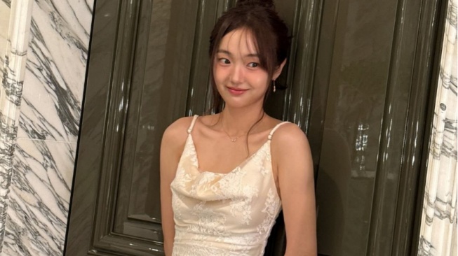 OOTD Dress ala Kim Hye Joon: 4 Gaya Effortless Cocok di Semua Mood!