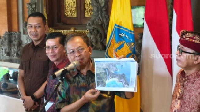 Koster Perintahkan Bongkar Lift Kaca Pantai Kelingking