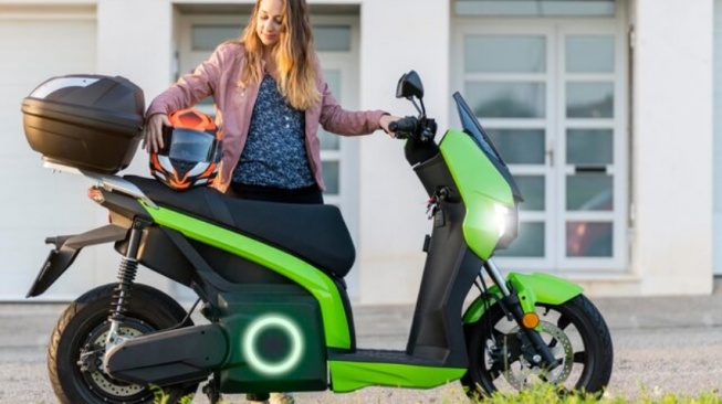 5 Motor Listrik Mirip Motor Cub yang Stylish untuk Aktivitas Sehari-hari